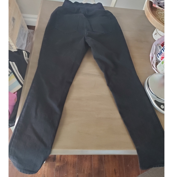 Old Navy Maternity Black Skinny Jeans - Picture 3 of 12
